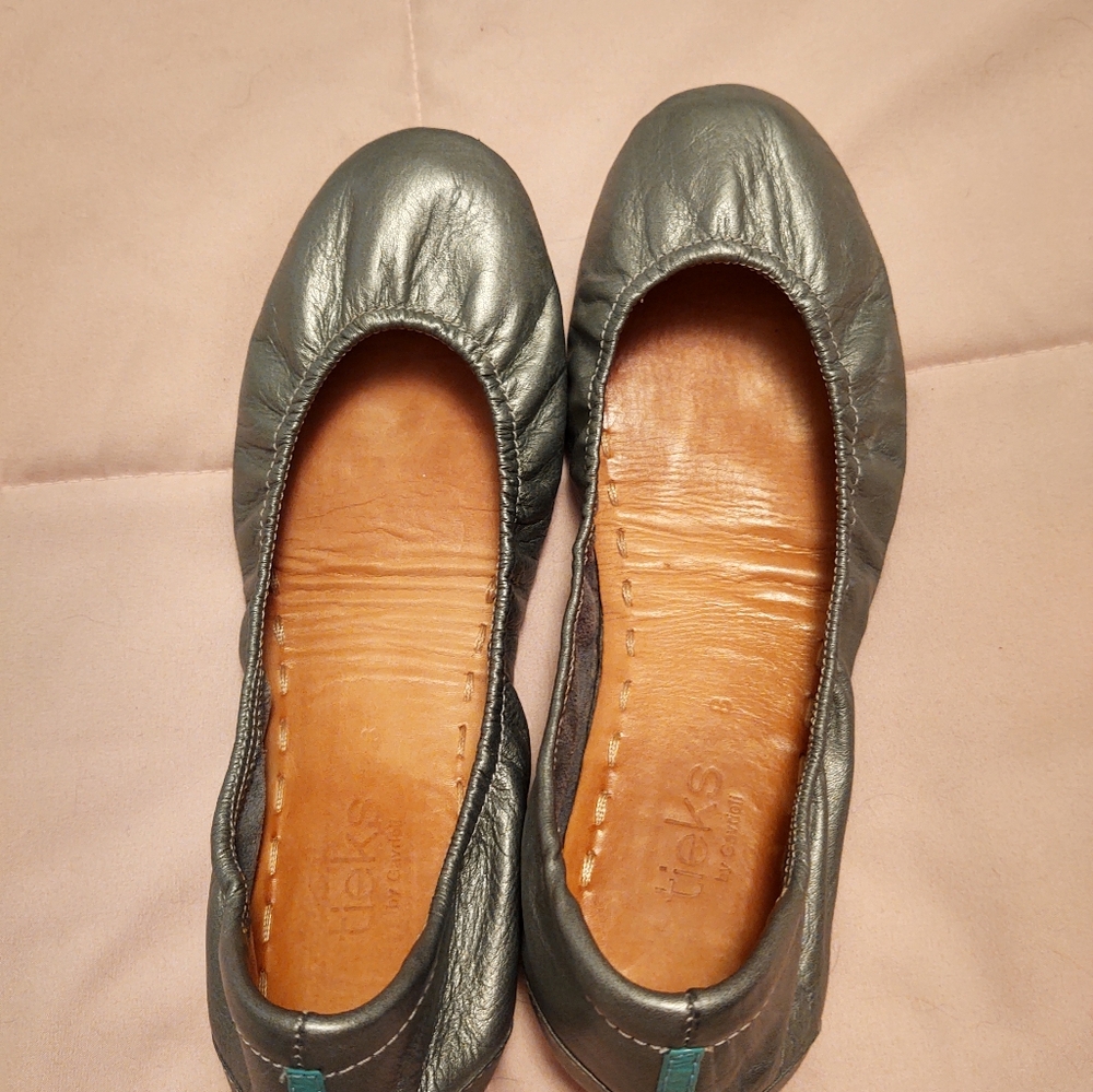 Tieks Metallic Pewter EUC size 8